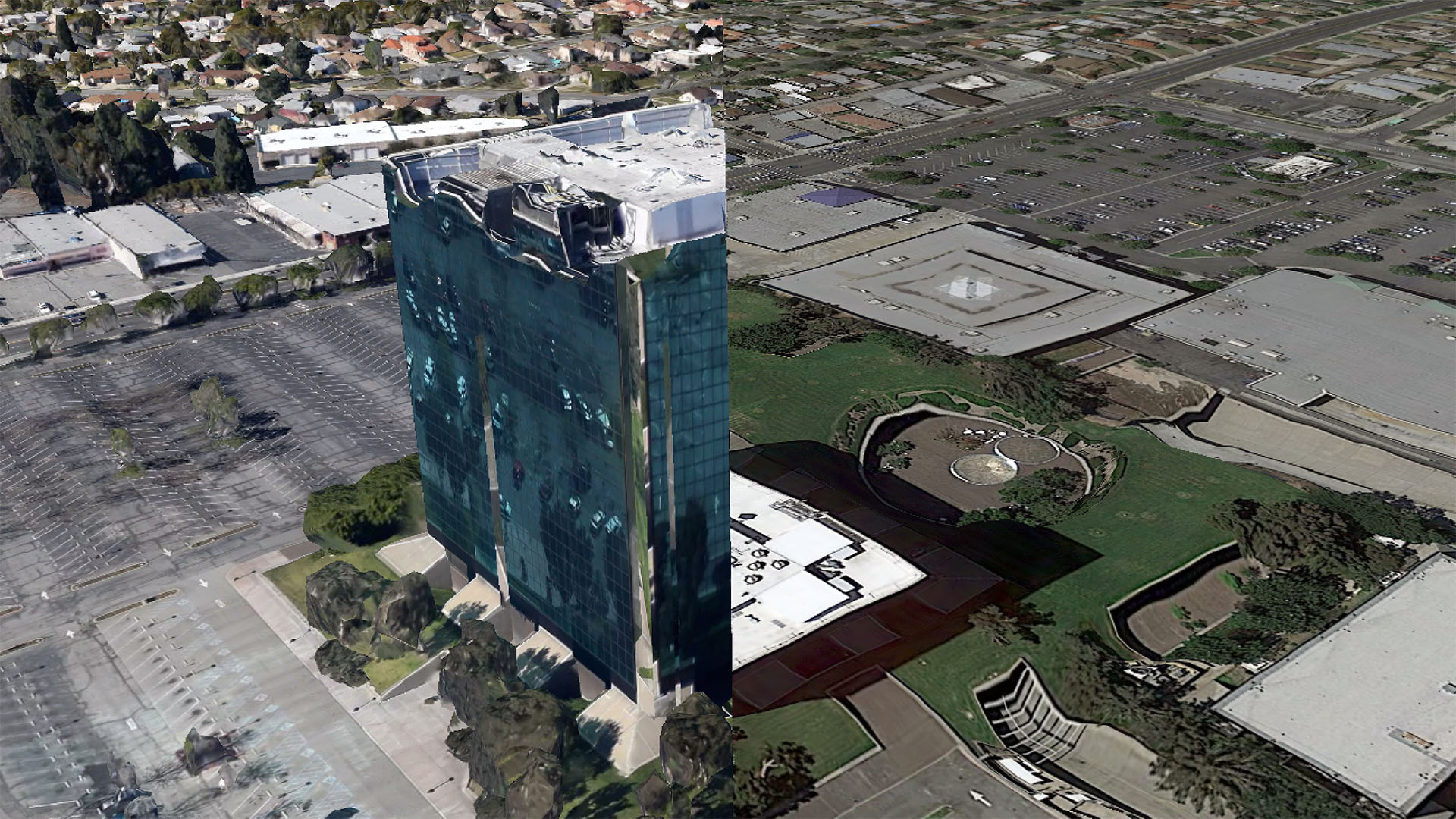 The Los Angeles County Department of Public Works headquarters building in Alhambra, CA, which straddles the frontier of resolution, as rendered in Google Earth 7.1.2.2041.